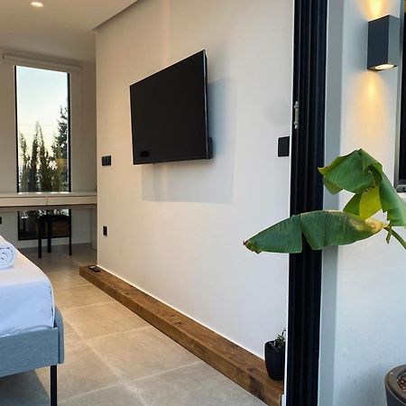 Hyperion Penthouse Apartment พาทรา ภายนอก รูปภาพ