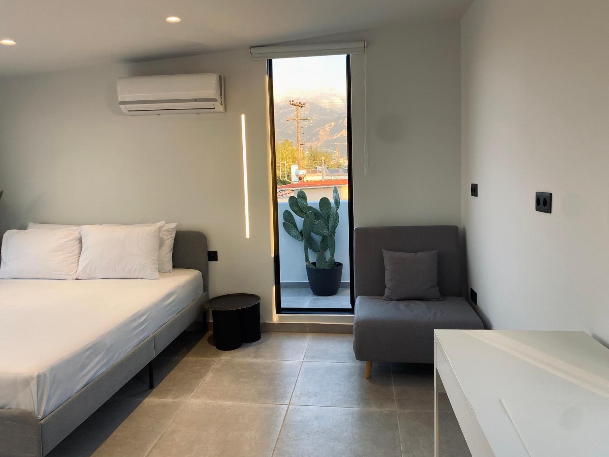 Hyperion Penthouse Apartment พาทรา ภายนอก รูปภาพ