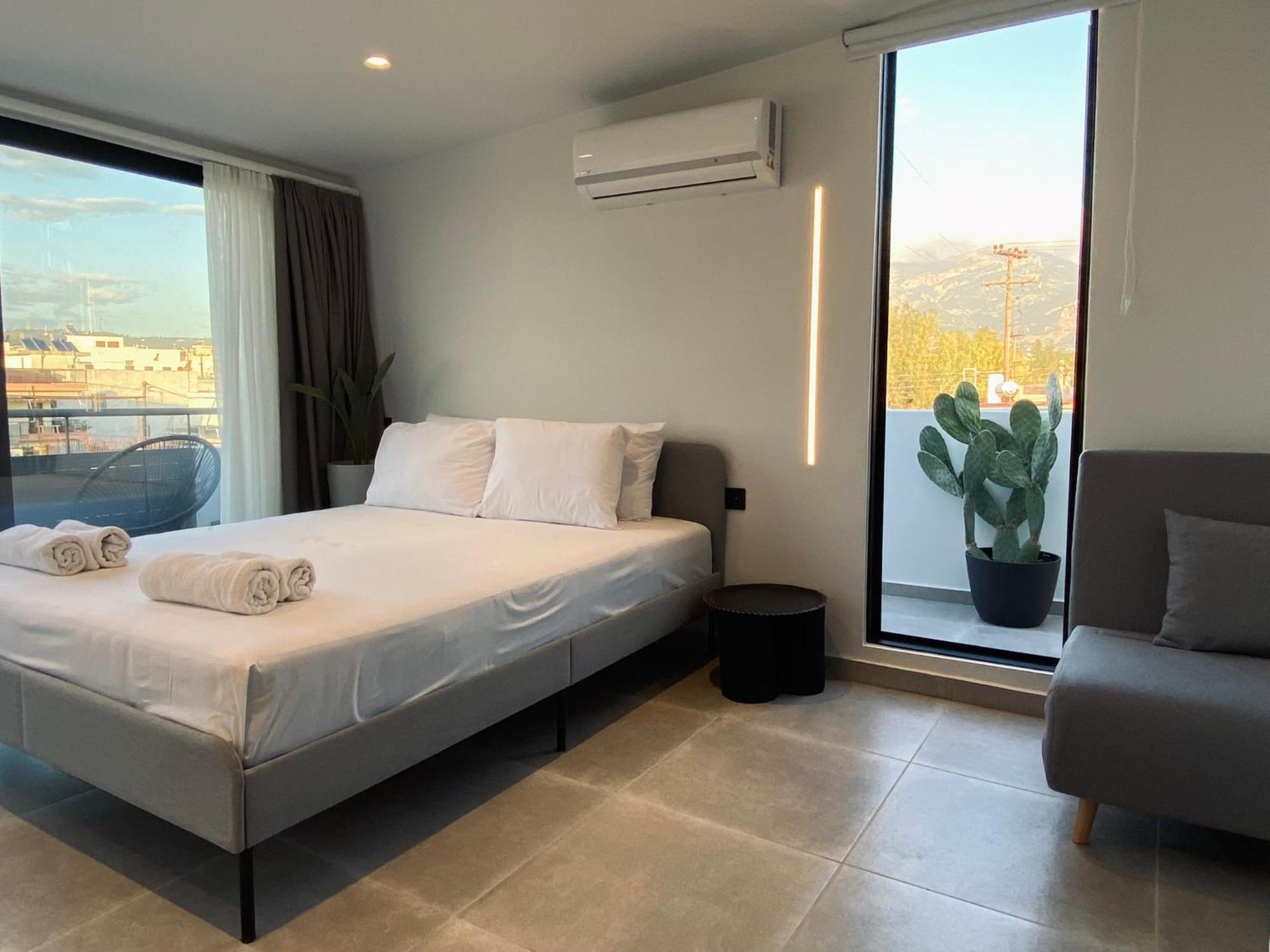Hyperion Penthouse Apartment พาทรา ภายนอก รูปภาพ