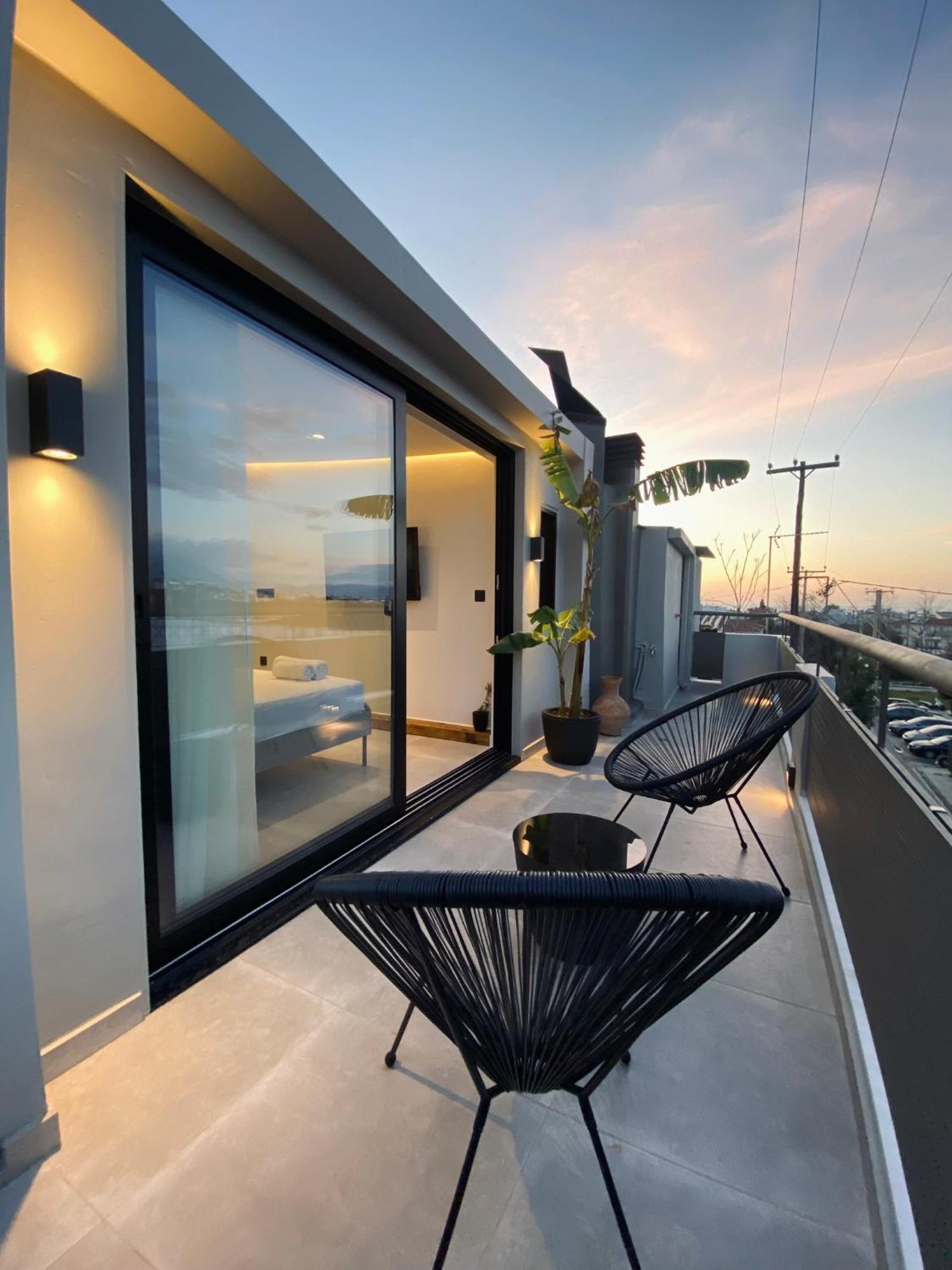 Hyperion Penthouse Apartment พาทรา ภายนอก รูปภาพ