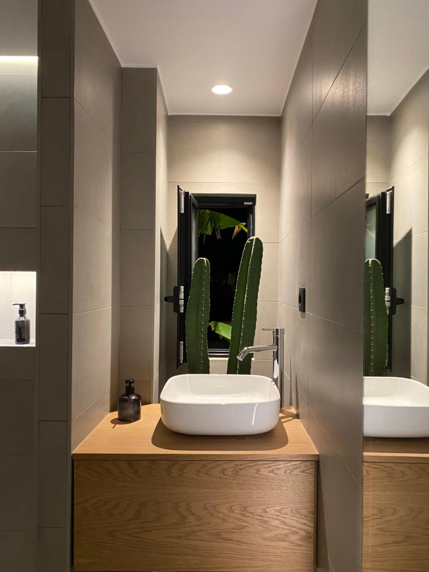 Hyperion Penthouse Apartment พาทรา ภายนอก รูปภาพ