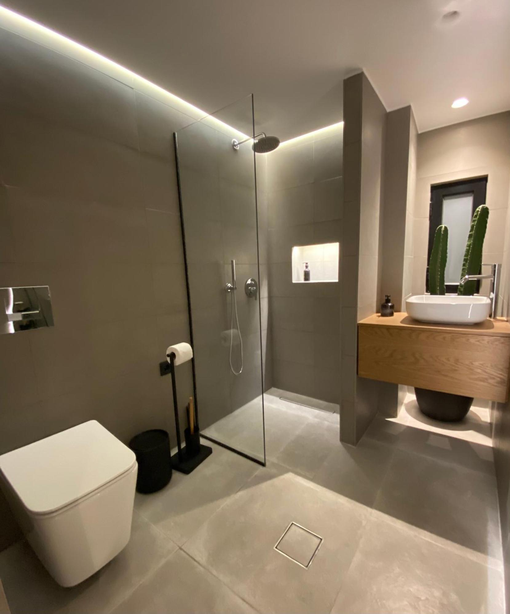 Hyperion Penthouse Apartment พาทรา ภายนอก รูปภาพ